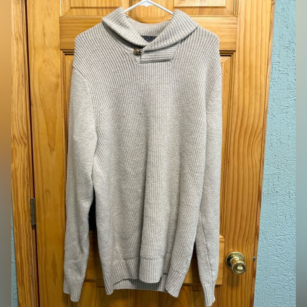 Old Navy size L tall cream sweater